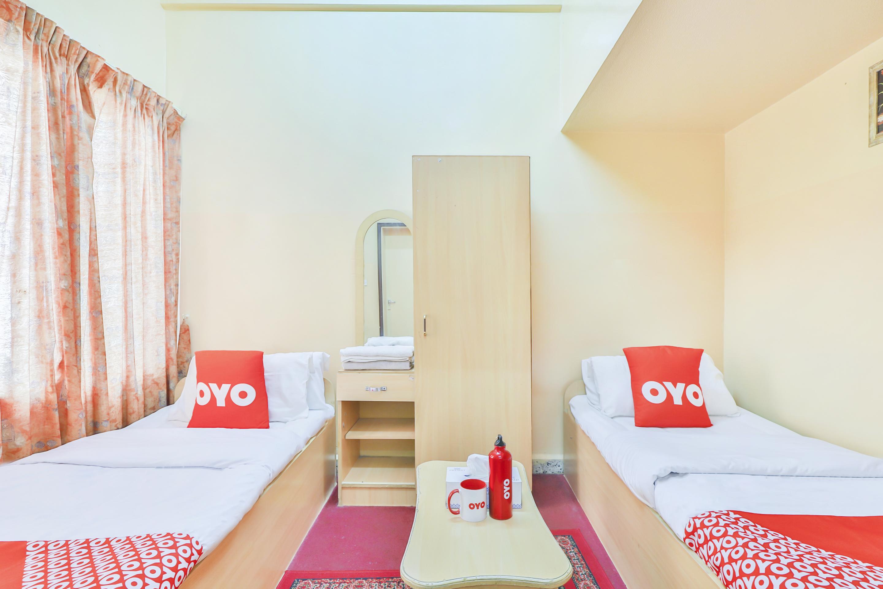 Oyo 393 Al Wehda Hotel Дубай Экстерьер фото