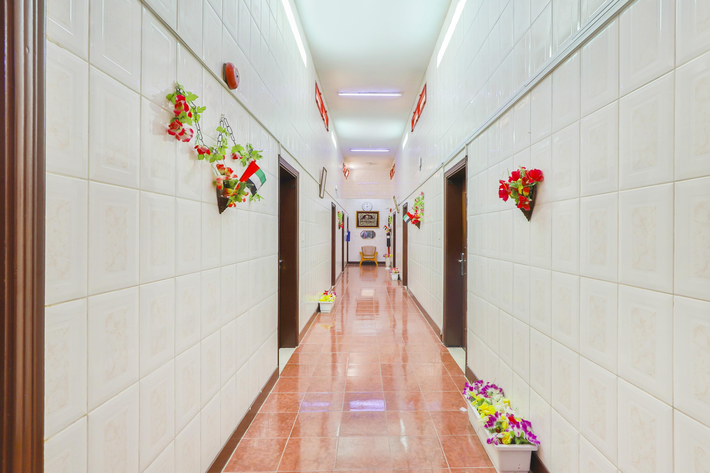 Oyo 393 Al Wehda Hotel Дубай Экстерьер фото